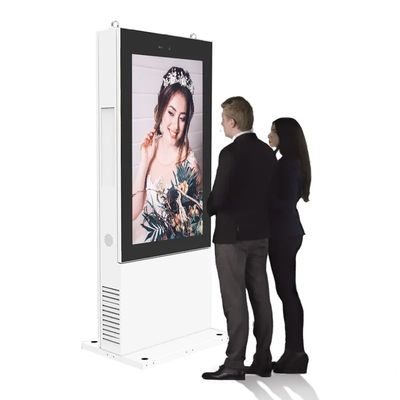 High Brightness Outdoor Advertising Screen Display with IP65 Protection Level and Wide Operating Humidity Range