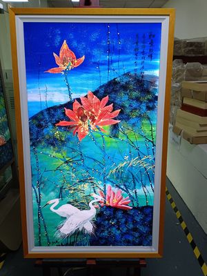 4k Resolution Display  LCD Video Player With Wooden Border