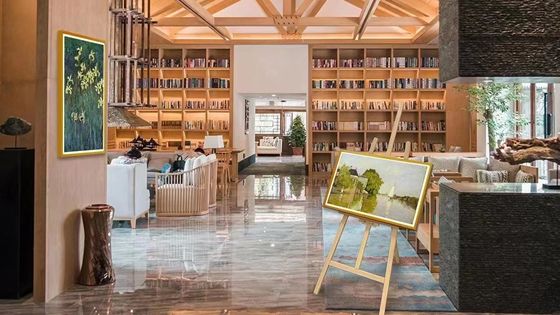 4K Resolution LCD Advertising Display with Yellow Wood Grain Outer Frame and 450cd/m2 Brightness for High Impact Digital Signage